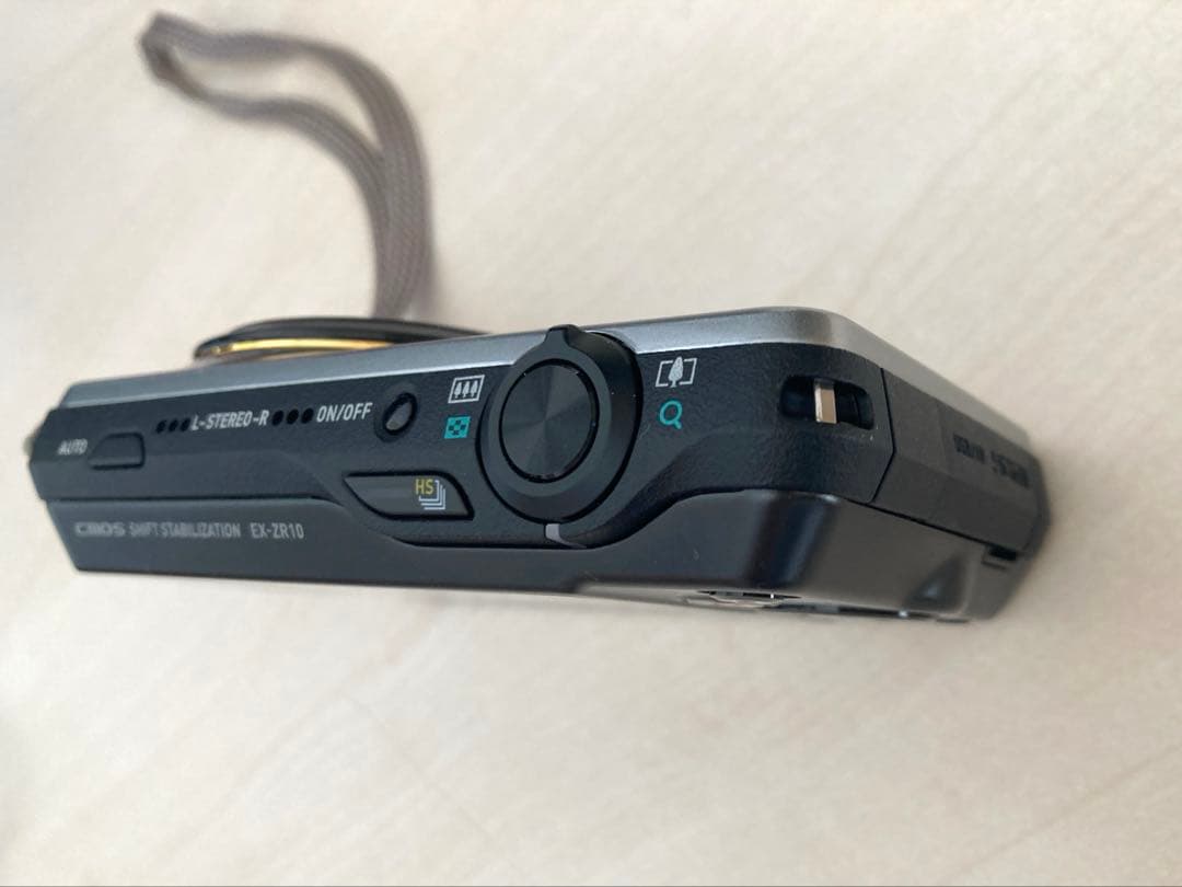 デジタルカメラ CASIO EXILIM EX-Z200