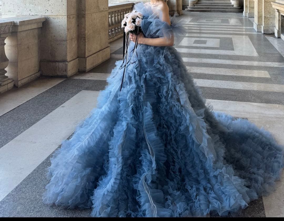 ブルーチュールオフショルダードレス