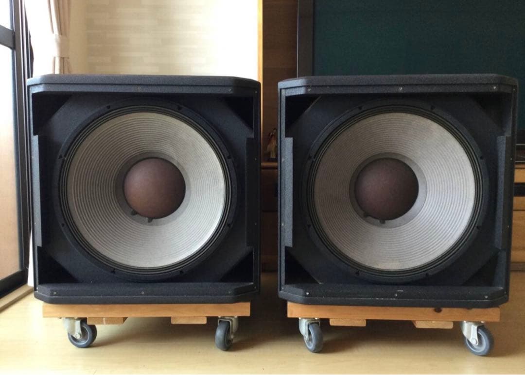 スピーカー・ウーファー JBL STX818S