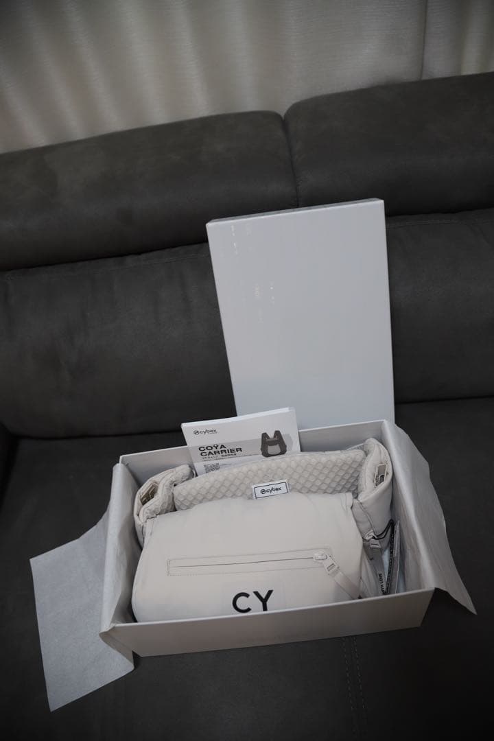 【美品】CYBEX 抱っこ紐Coya Carrier ライトベージュ