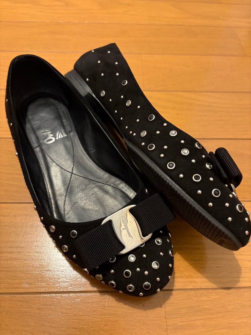超美品✨フェラガモ　スワロフスキー　ヴァラ　パンプス　6c