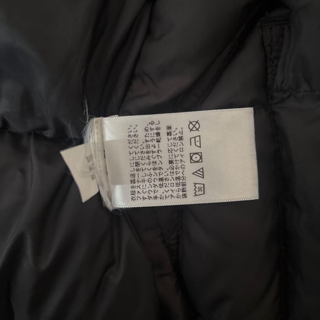 黒 フード付きダウンベスト