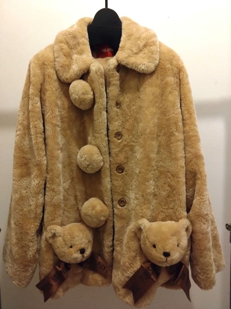 ピンクハウス くまモチーフ付き ファーコート