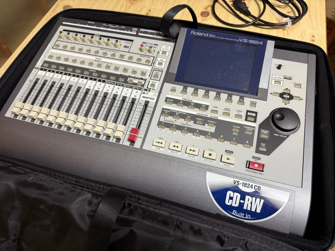 Roland VS-1824 CD マルチトラックレコーダー