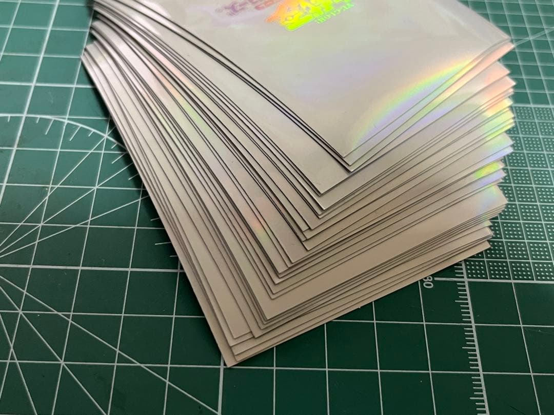 遊戯王　スリーブ　閃光の波動　初期ロゴ　白　ホワイトパール　25枚