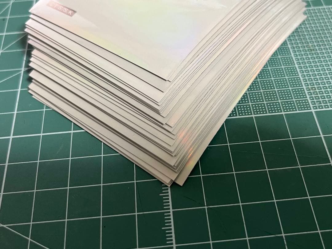 遊戯王　スリーブ　閃光の波動　初期ロゴ　白　ホワイトパール　25枚