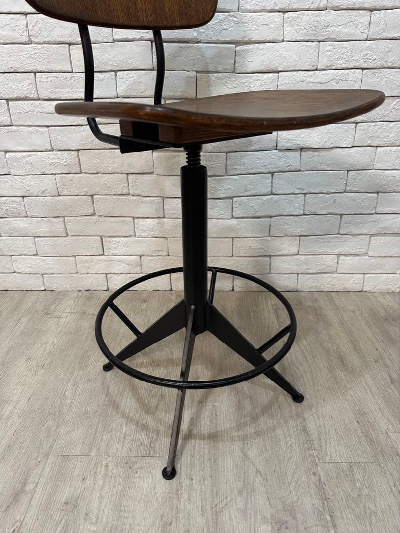 【ましゅう】静岡までの送料込み　関家具　カウンターチェア　ハイスツール