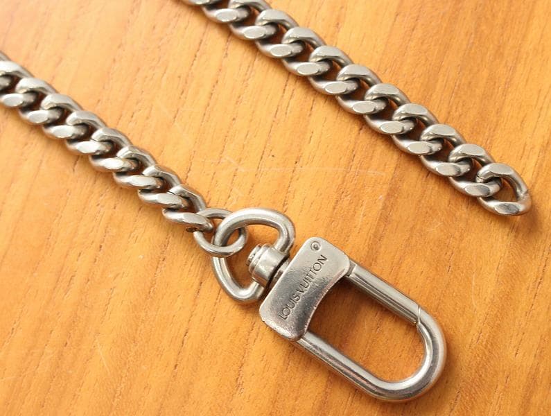 ルイヴィトン ウォレットチェーン シルバー