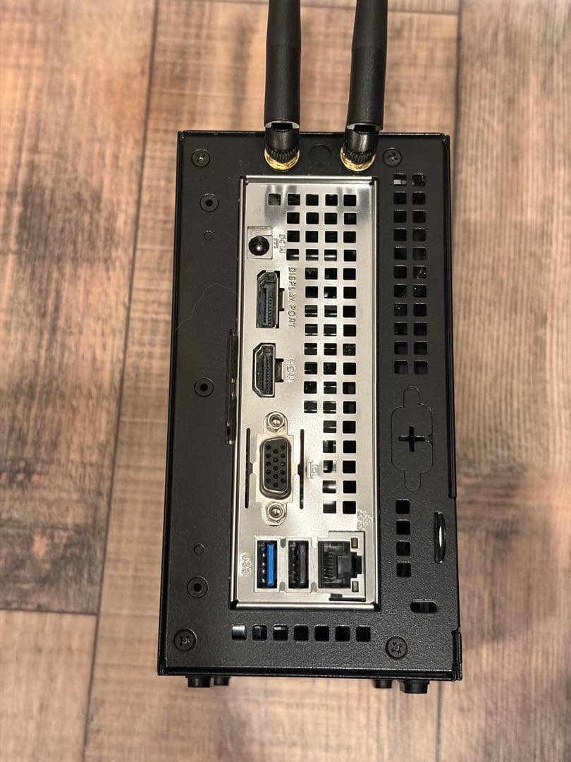 外観美品 ASRock Deskmini A300(メモリCPU付き)