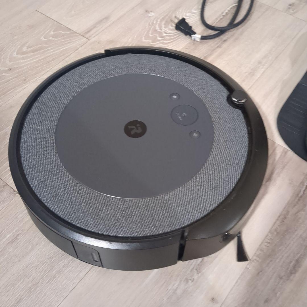iRobot ルンバi3+ 本体・クリーンベース等セット