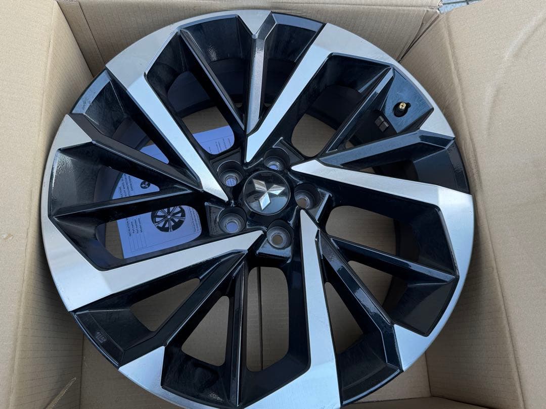 三菱アウトランダーPHEVGN0W純正20インチホイール 4本純正品1本小キズ有