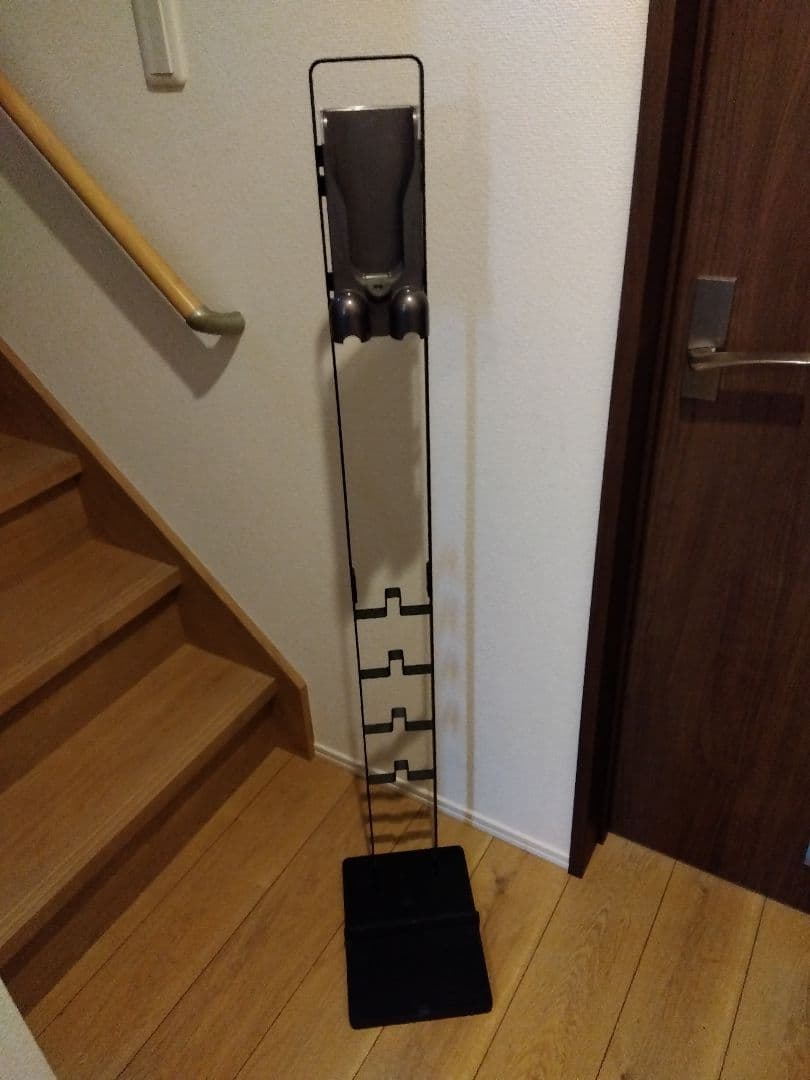 ダイソン掃除機のスタンドとアタッチメント