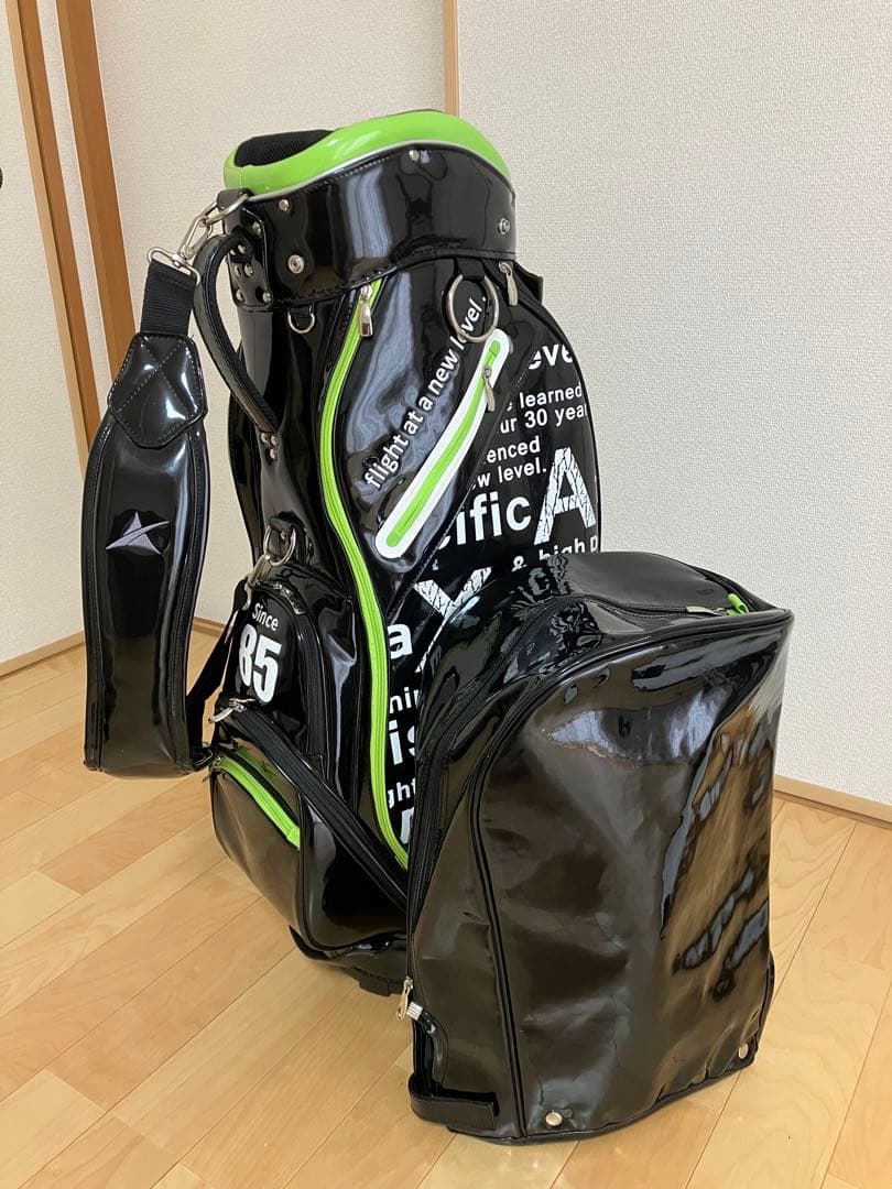 値下！ゴルフ　キャディバッグ　アクセル メンズ　エナメル系 AXEL