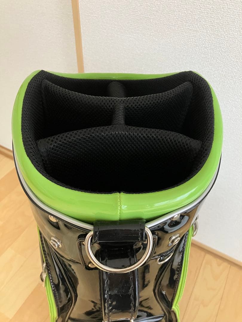 値下！ゴルフ　キャディバッグ　アクセル メンズ　エナメル系 AXEL