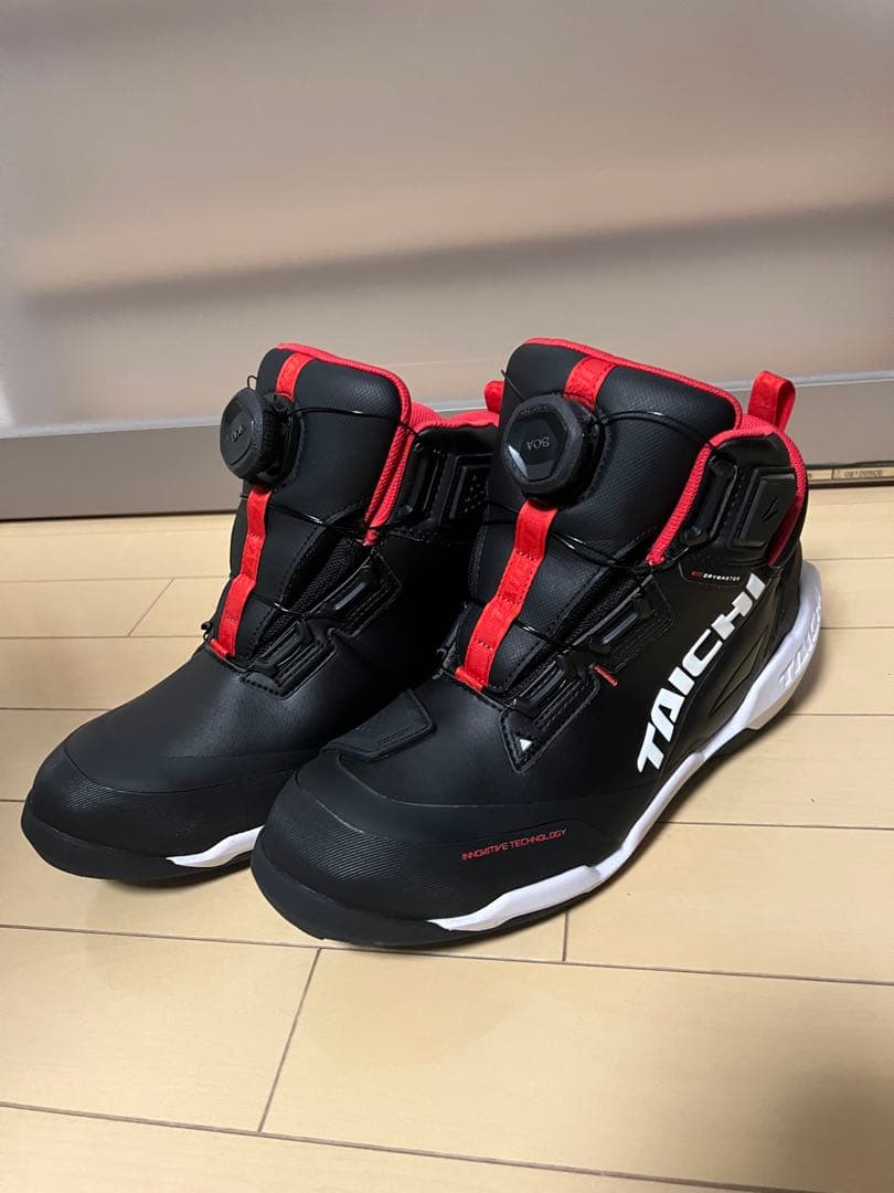 TAICHI RSS013 バイク用靴 27.0cm ブラック/ホワイト
