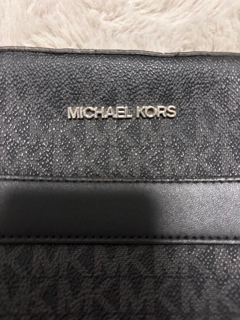 美品　MICHAEL KORS ショルダーバッグ ブラック シンプル