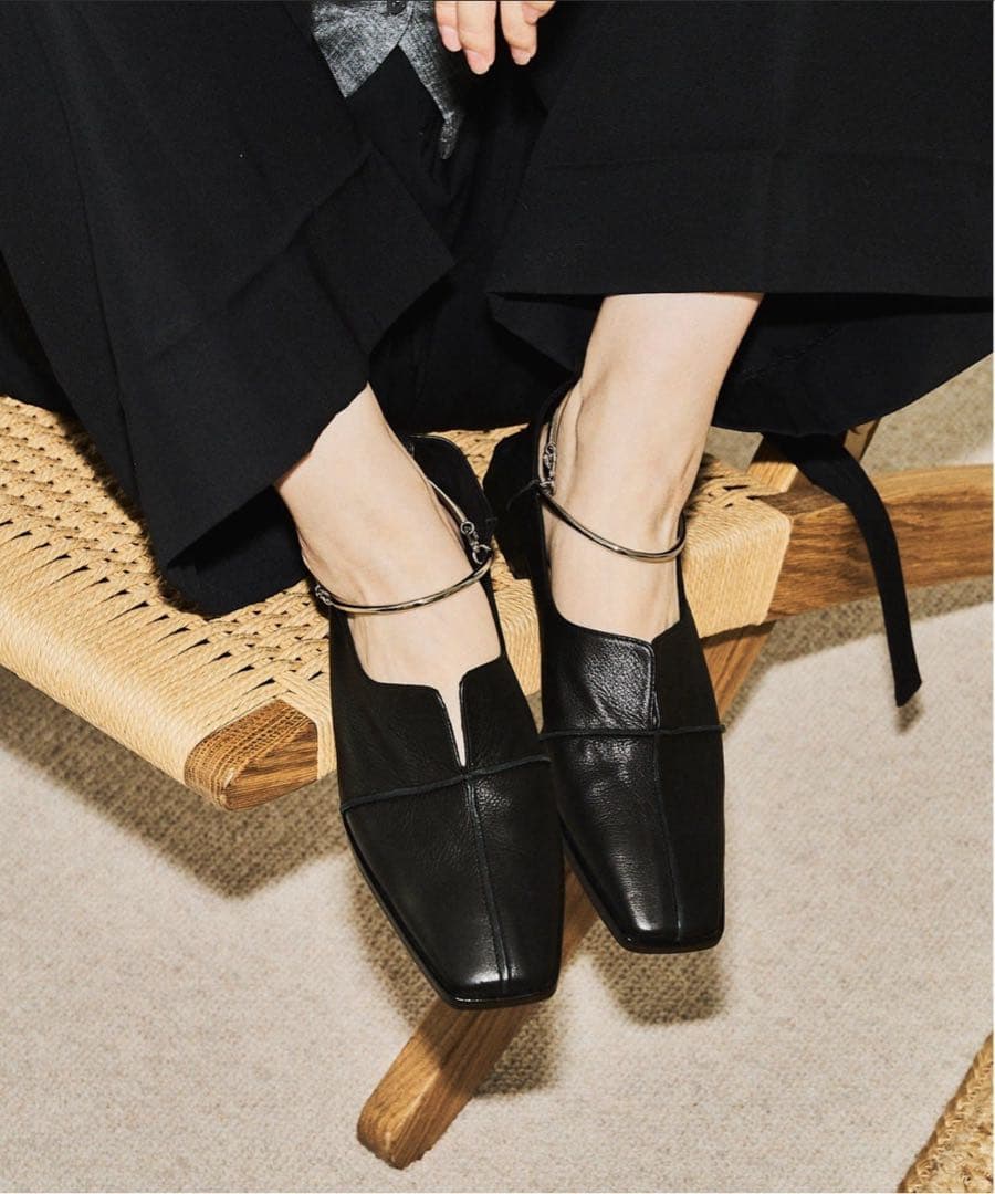 レザースクエアクロスシームアンクルフラット