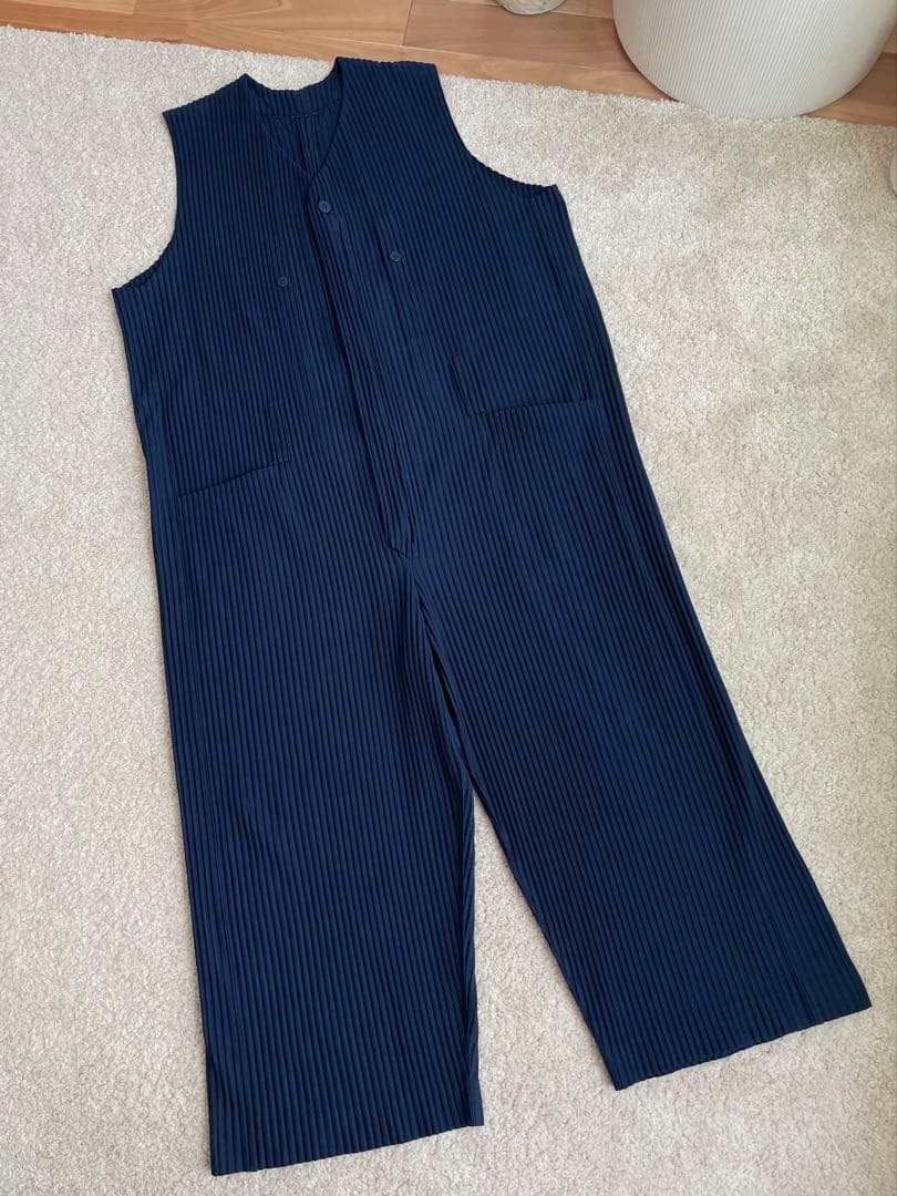 【限定価格〜10/26】イッセイミヤケオムプリッセ1 ネイビージャンプスーツ