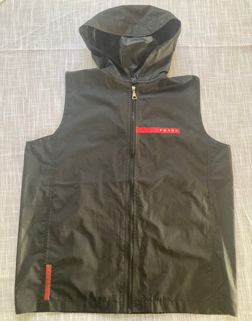 24時間以内発送　プラダスポーツ　ナイロンベスト　アーカイブ　ラバータグ　黒