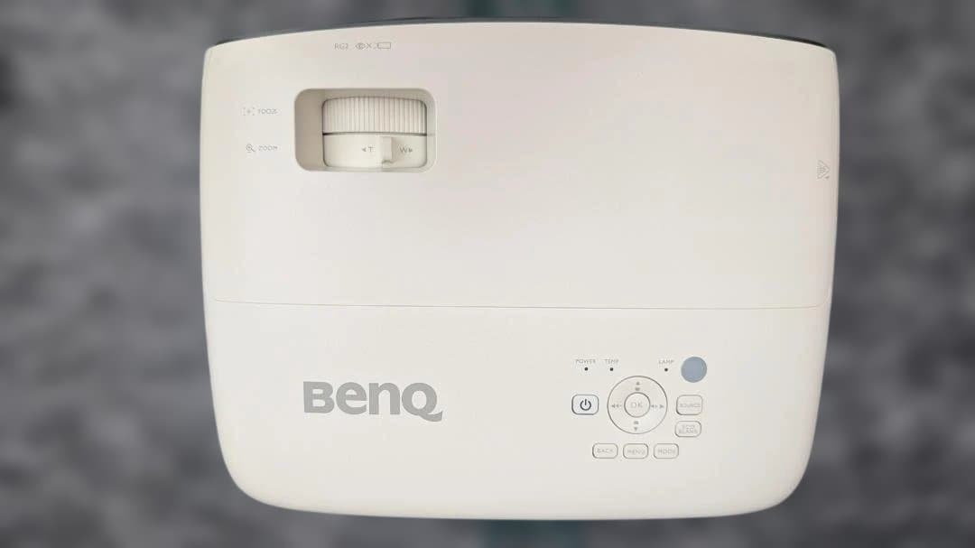 BENQ HT2550　4Kプロジェクター 本体