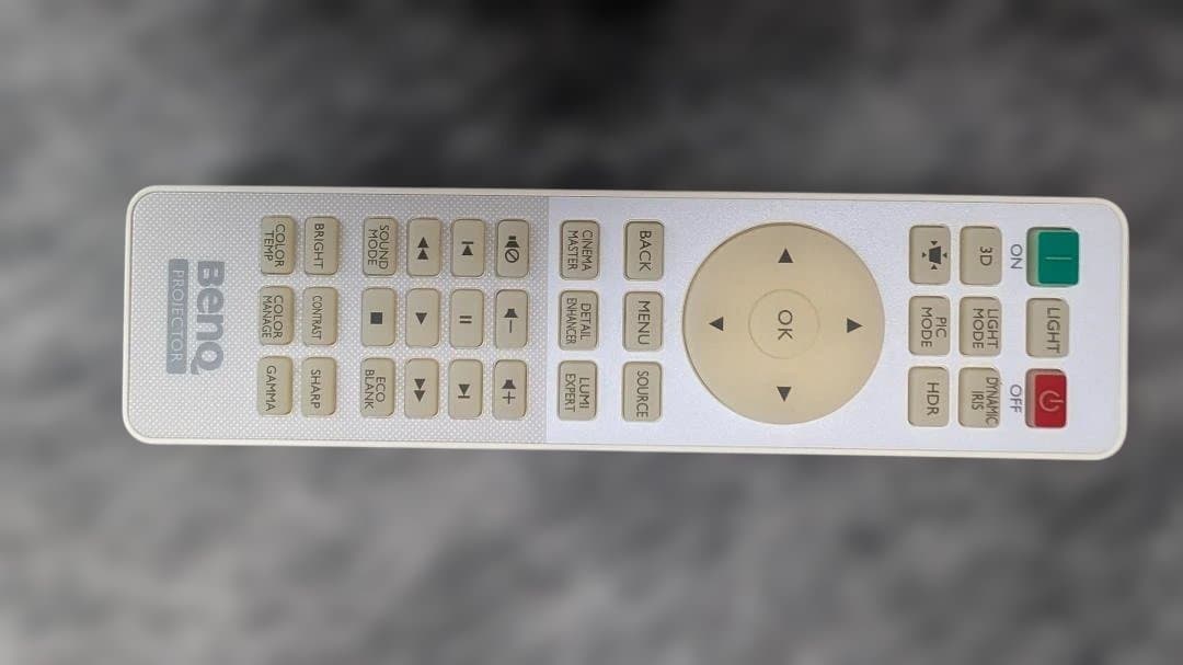 BENQ HT2550　4Kプロジェクター 本体