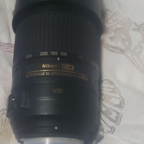 Nikon DX VR HB 57  55-300mm 望遠レンズ