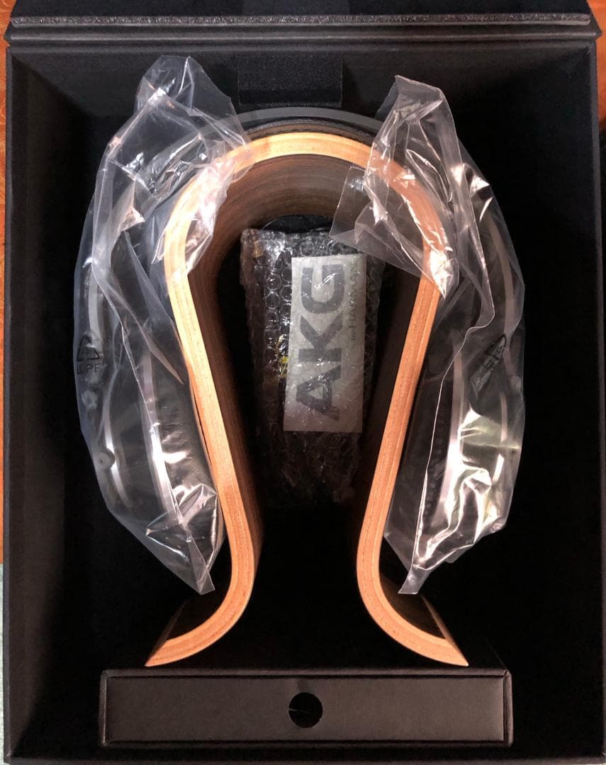 AKG 812　（有線ヘッドフォン）