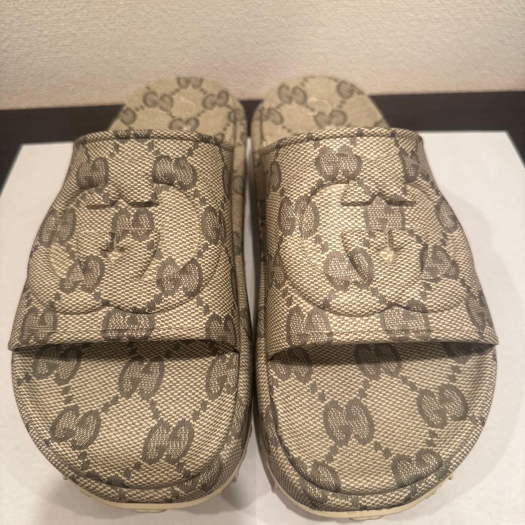 【T-MUNE】GUCCI GGパターン ベージュサンダル　サイズ9