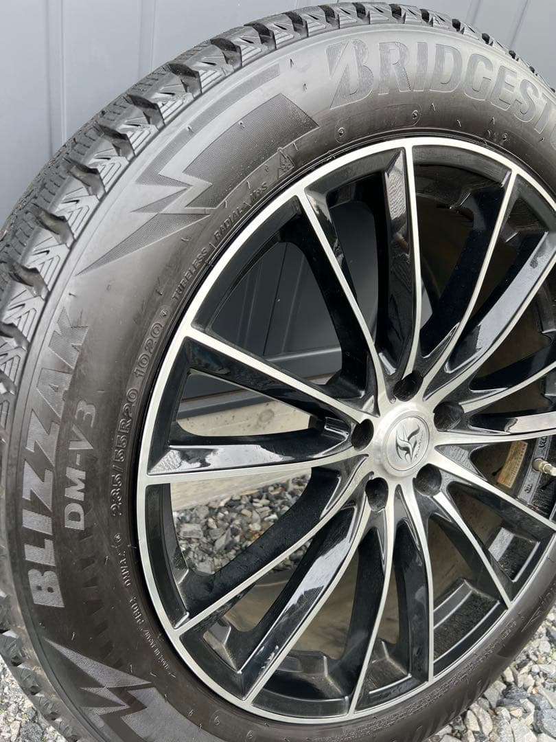 値下げ！ブリヂストンスタッドレス　タイヤホイール4本セット【235/55R20】