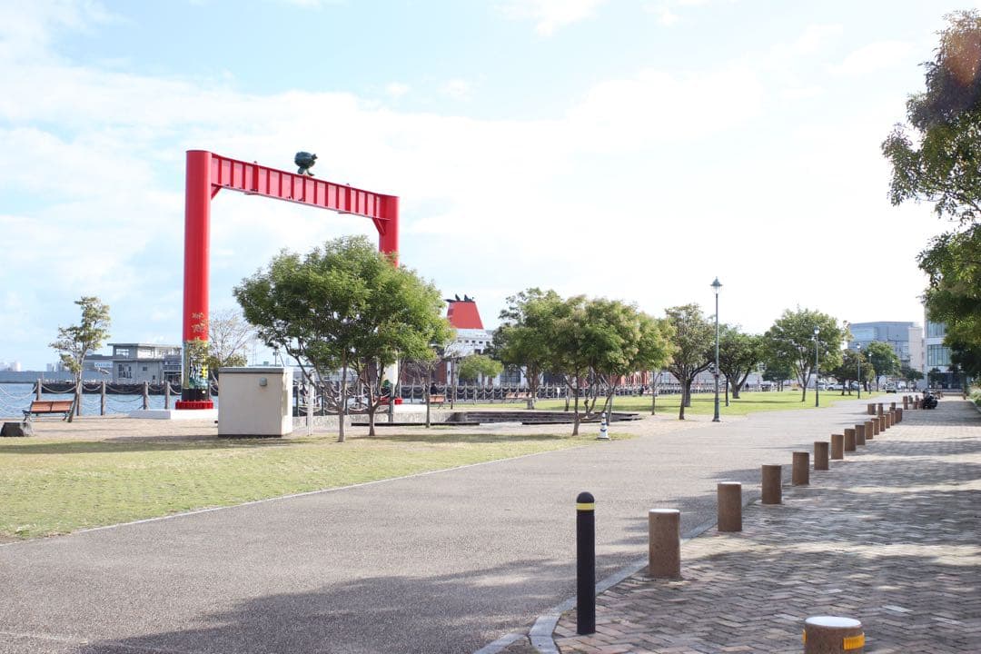 ★ OLYMPUS OM-2N BLACK + 広角レンズ　28mm