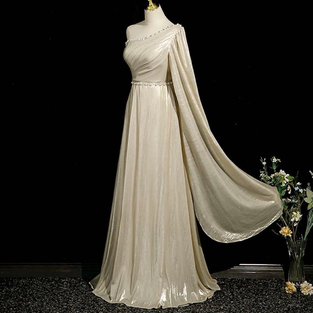 光沢感ある生地にパールが美しい ワンショル イブニングドレス