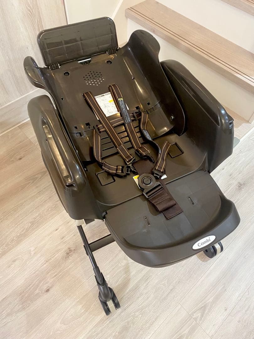 COMBI コンビ　ネムリラ シンプライト ハイローチェア テーブル　手動