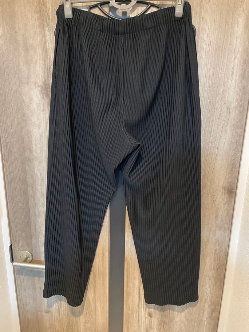 プリーツパンツ　黒　サイズ2 オムプリッセイッセイミヤケ