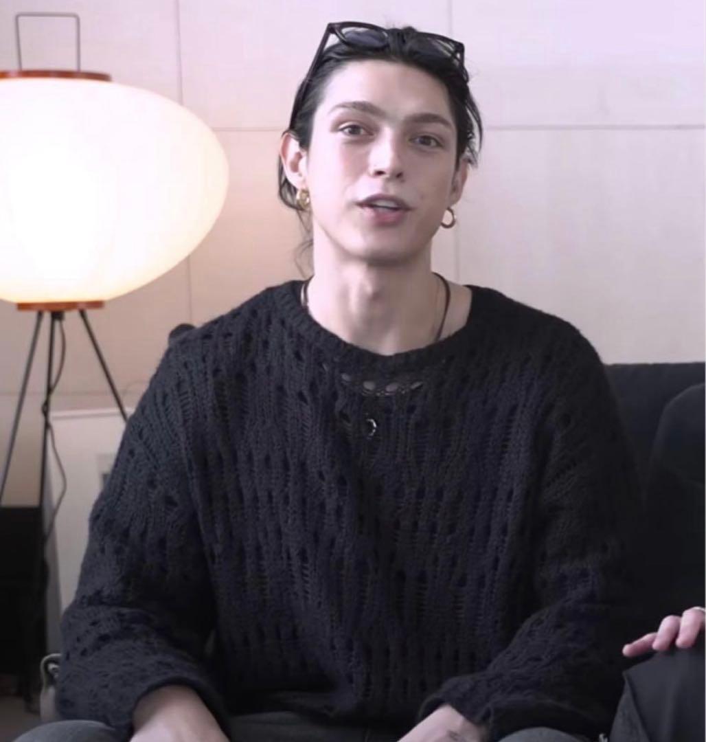 OURSモーガンさん着用3gauge crew neck knit