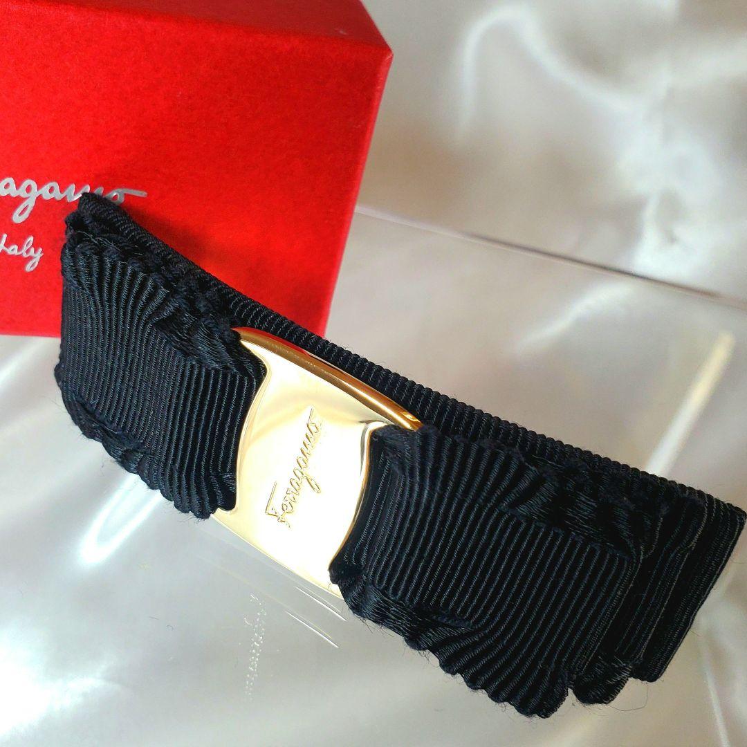 【希少☆美品】フリル フェラガモ バレッタ ヴァラ ブラック×ゴールドh015