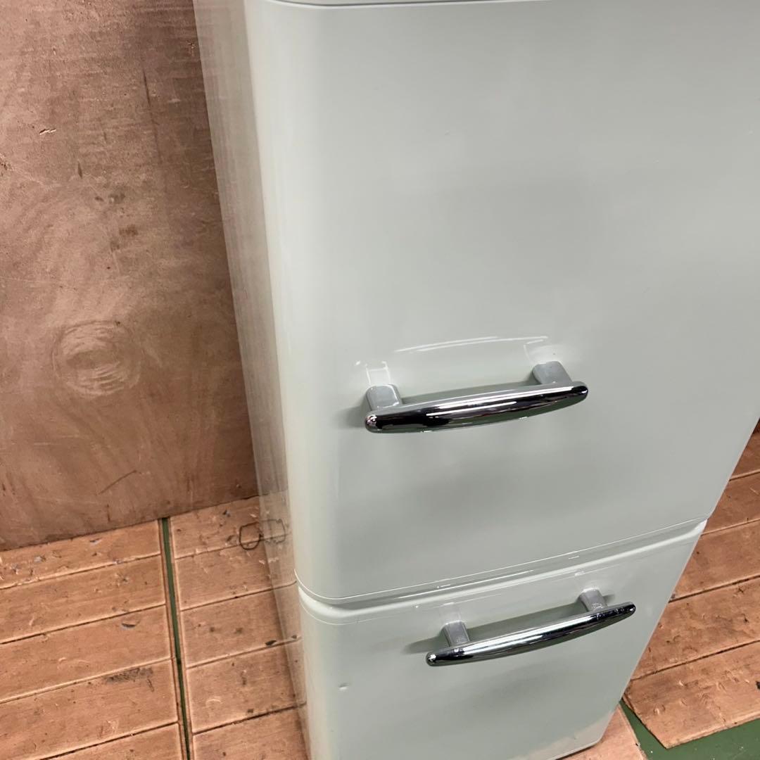824 冷蔵庫　レトロ　容量149L 2020年製　一人暮らし　同棲向け