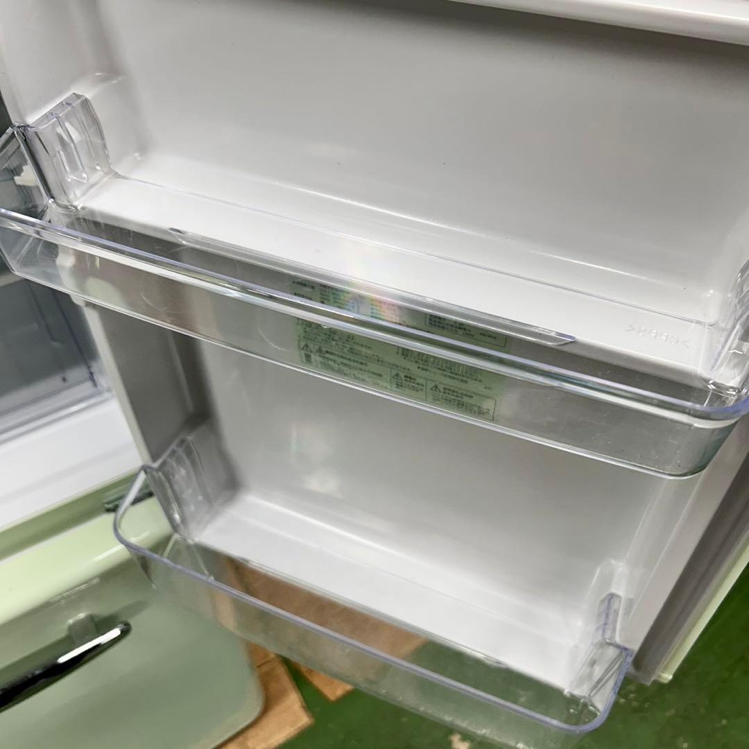 824 冷蔵庫　レトロ　容量149L 2020年製　一人暮らし　同棲向け