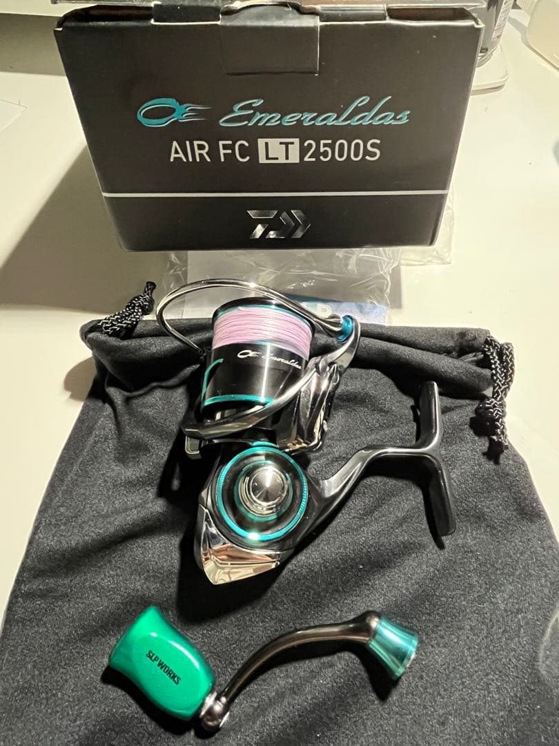 美品　ダイワ　21エメラルダスエア　FCLT2500S