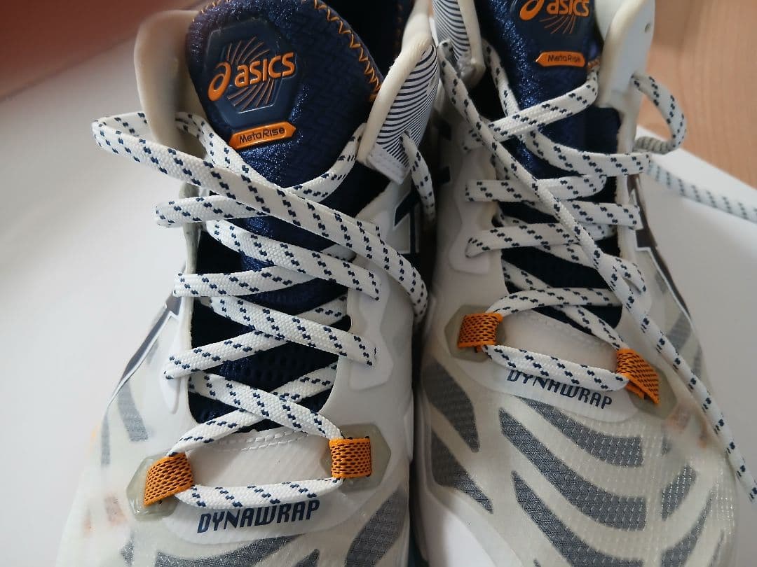 メタライズ　アシックス　バレーシューズ　全日本西田選手着用モデル　28.5センチ