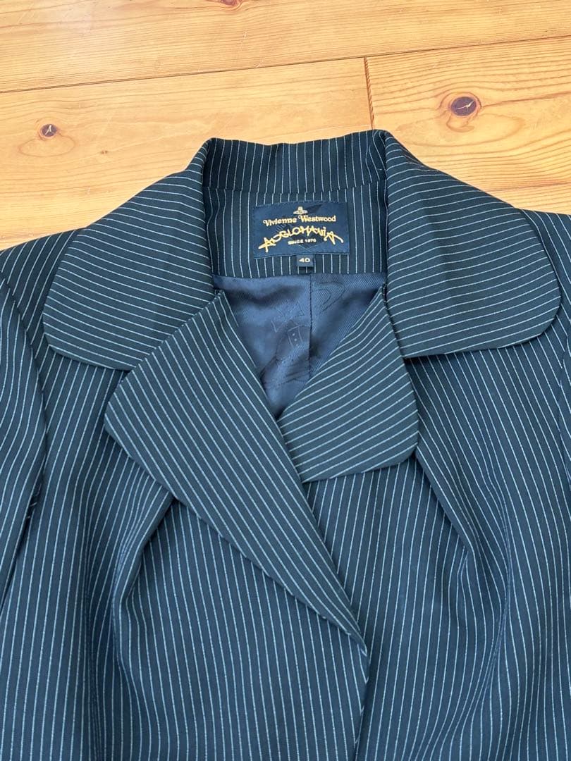 美品 ヴィヴィアンウエストウッド　ストライプ柄ジャケット