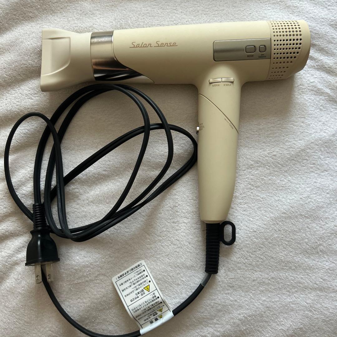 HIGH SPEED ION ドライヤー　コイズミ　ホワイト