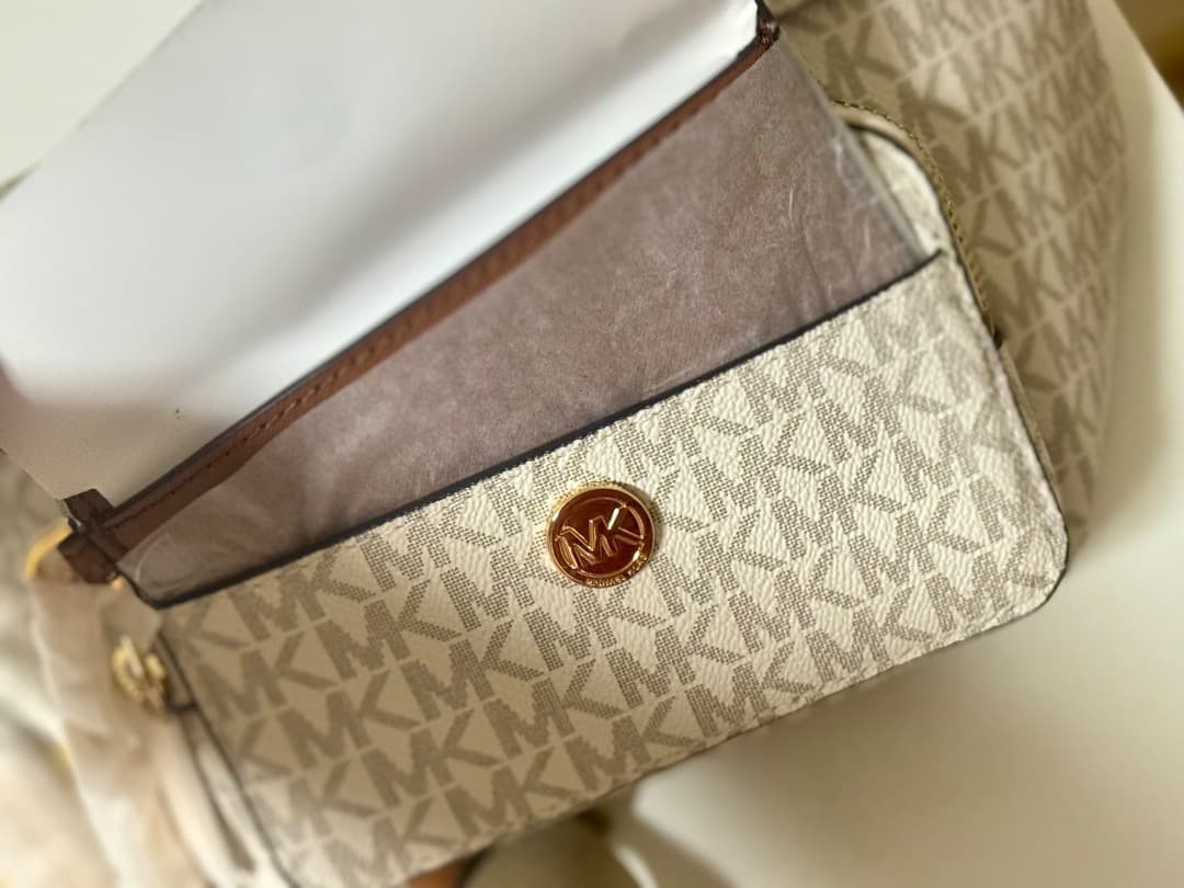 MICHAEL KORS ボディバッグ・ウエストポーチ