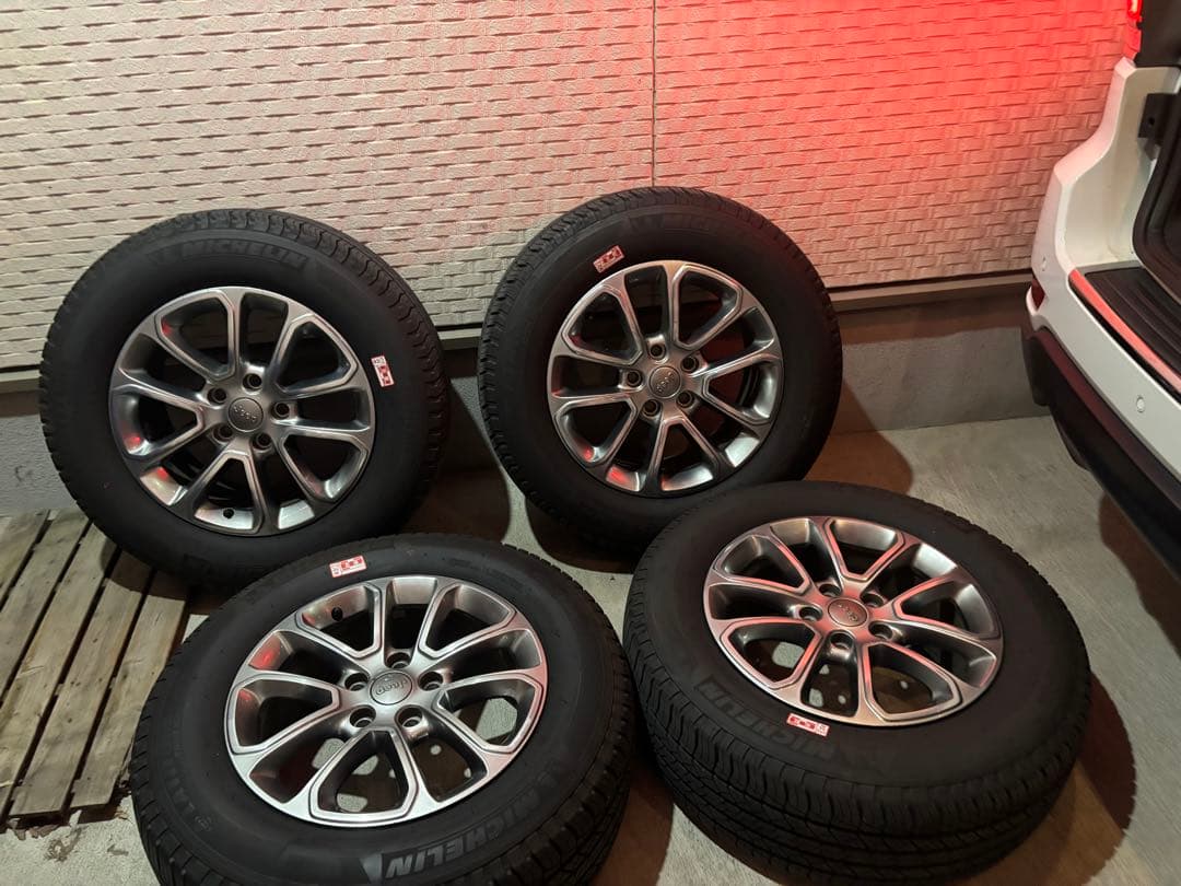 265/60R18グランドチェロキー　18インチ　純正ホイール　タイヤ