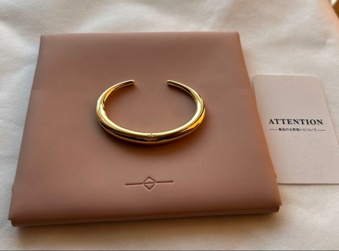 Gabriela Artigas ガブリエラアルティガス Cバングル