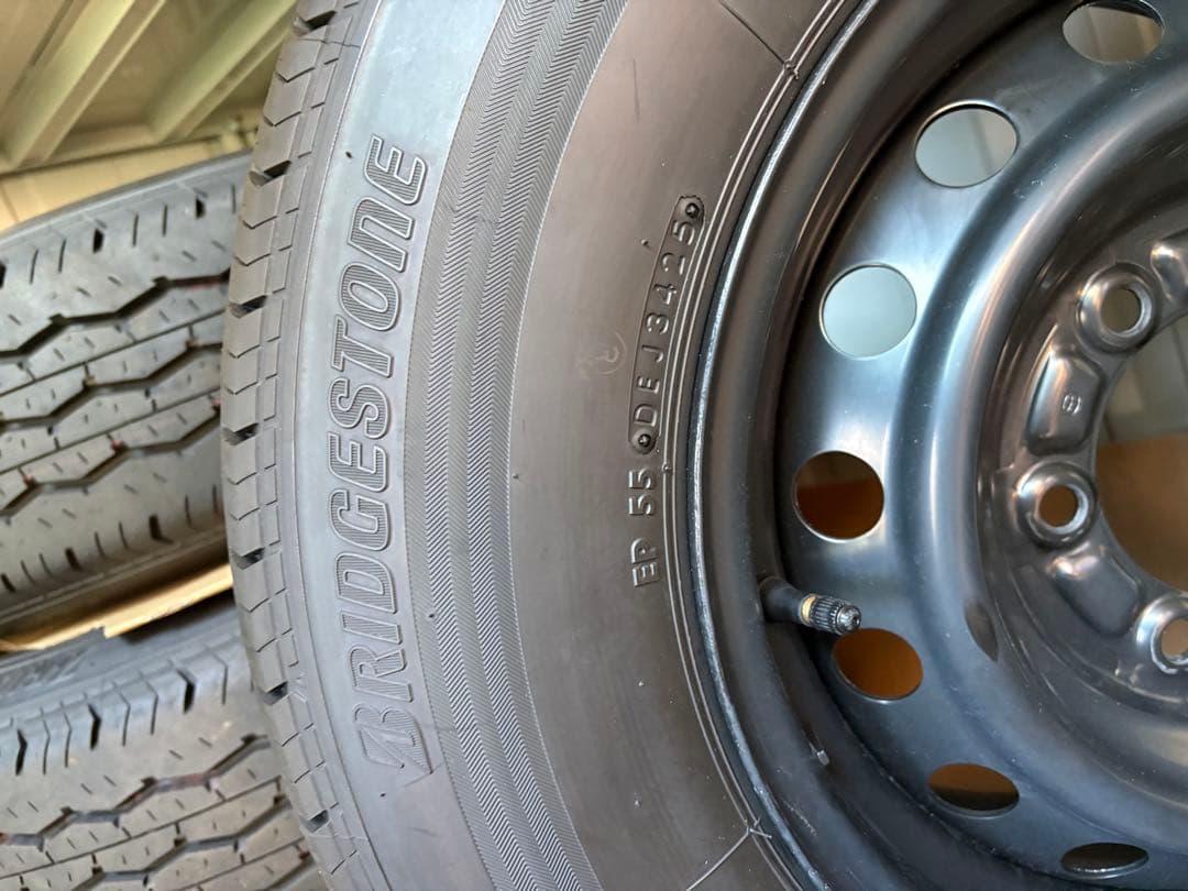 ハイエース　新車外し BRIDGESTONE 195/80R15 タイヤセット