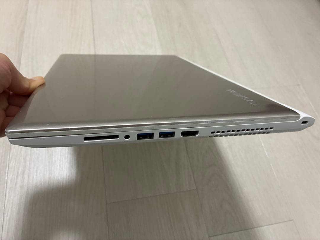 東芝Dynabook T75/RG