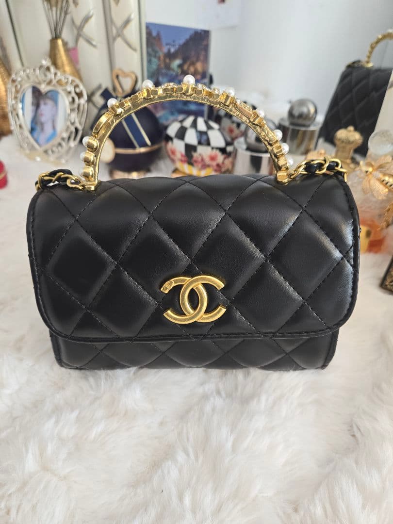 CHANEL（シャネル）ハンドル付き ミニショルダーバッグ