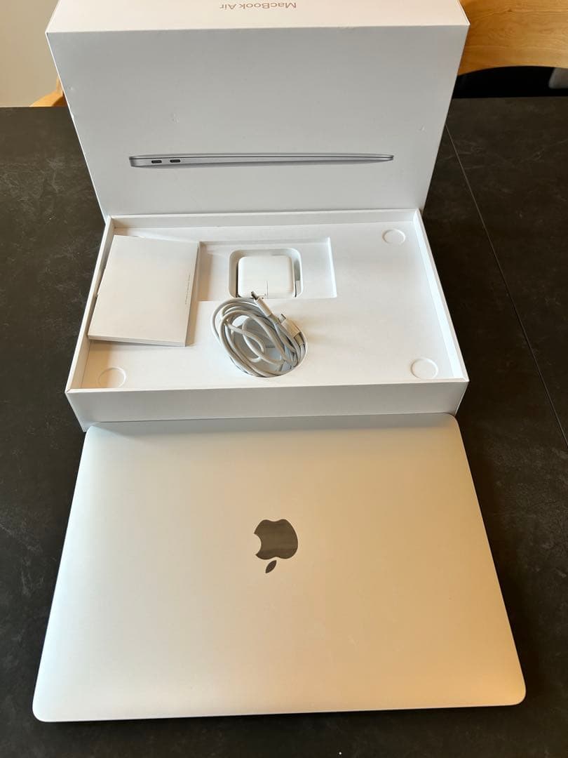 付属品完備　MacBook Air 2020 M1 8GB/512GB
