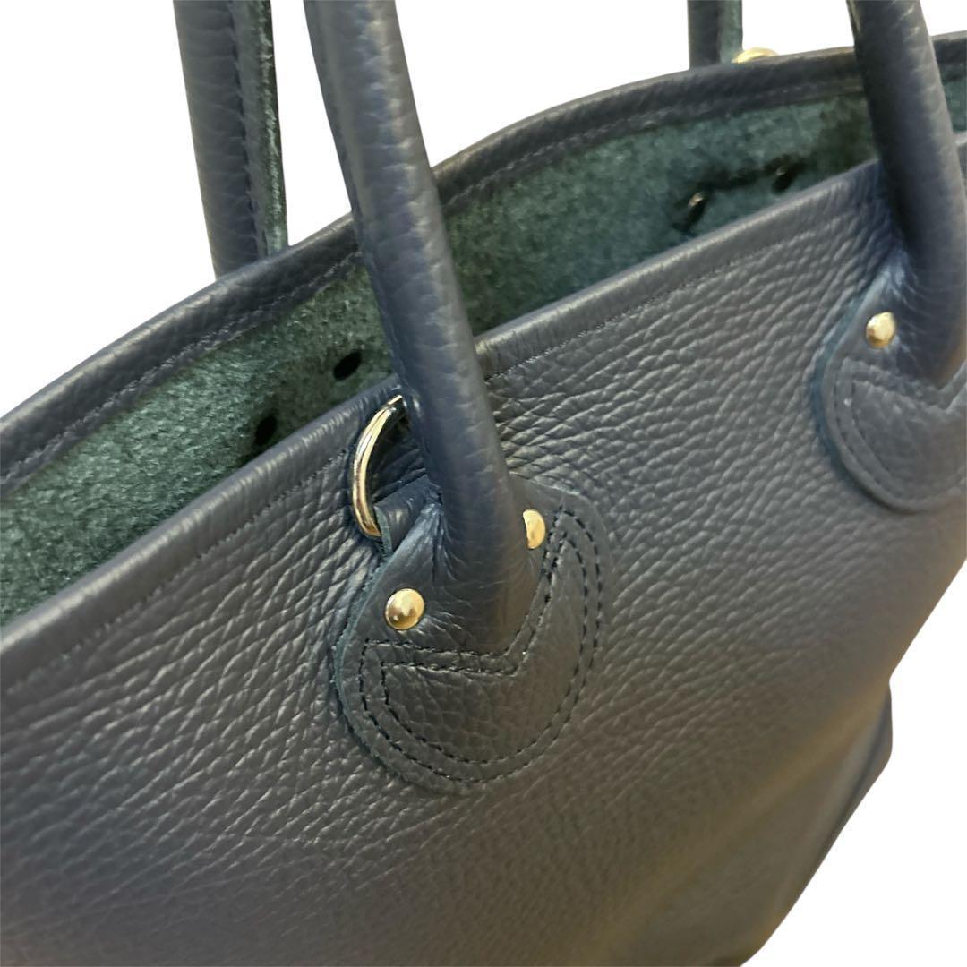 【希少！】ヤングアンドオルセン　レザー　伊勢丹限定　シルバーロゴ　ネイビー