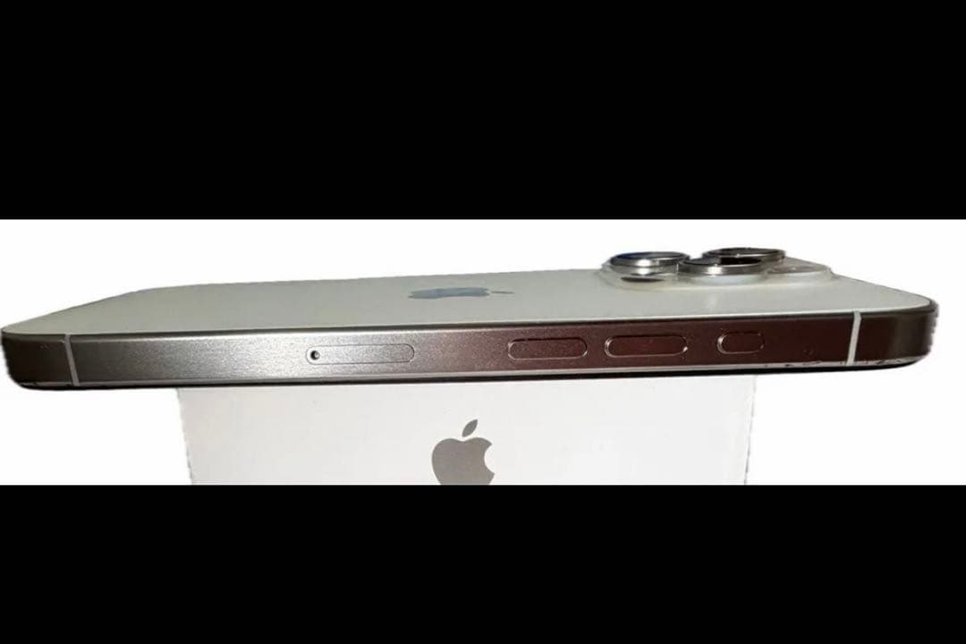 【画面新品】iPhone15 Pro 256GB ホワイトチタニウム